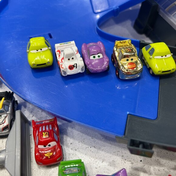 Disney Pixar Cars Motorized Super Speedway Micro Drifters Playset 2012 w/33 Cars - Picture 10 of 16